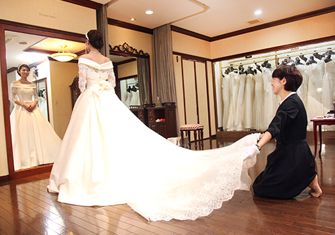 リハーサルヘアメイクの様子の写真