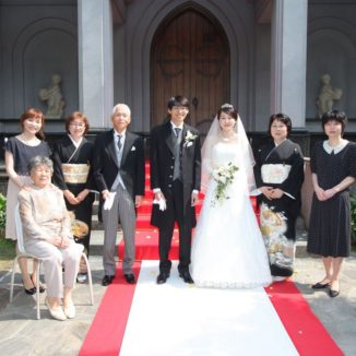 【家族婚のススメ】自分たちに合う結婚式のスタイルで