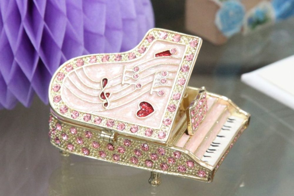 ピアノ生演奏でパーティを魅力的に♪