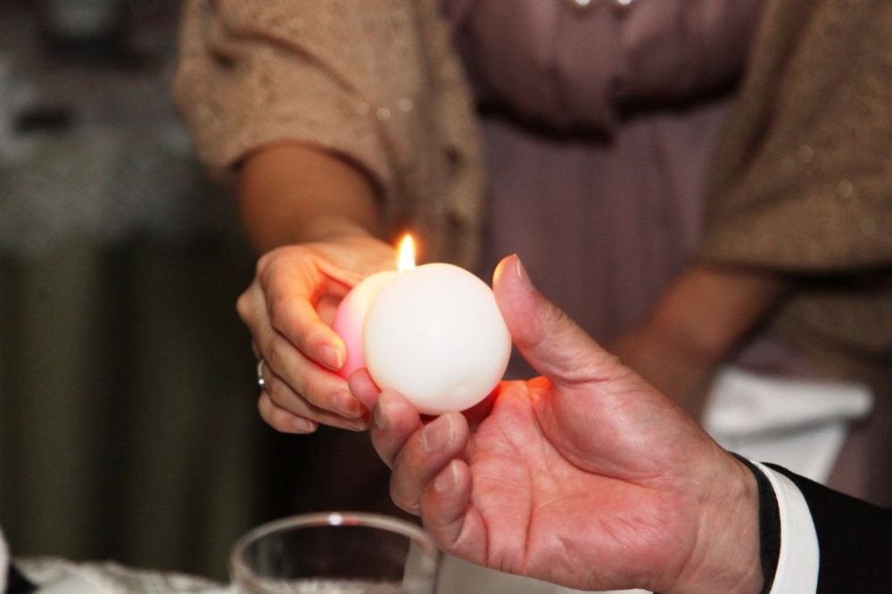 【少人数ならではの演出に】大切なゲストと繋ぐキャンドルリレー