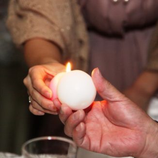 【少人数ならではの演出に】大切なゲストと繋ぐキャンドルリレー