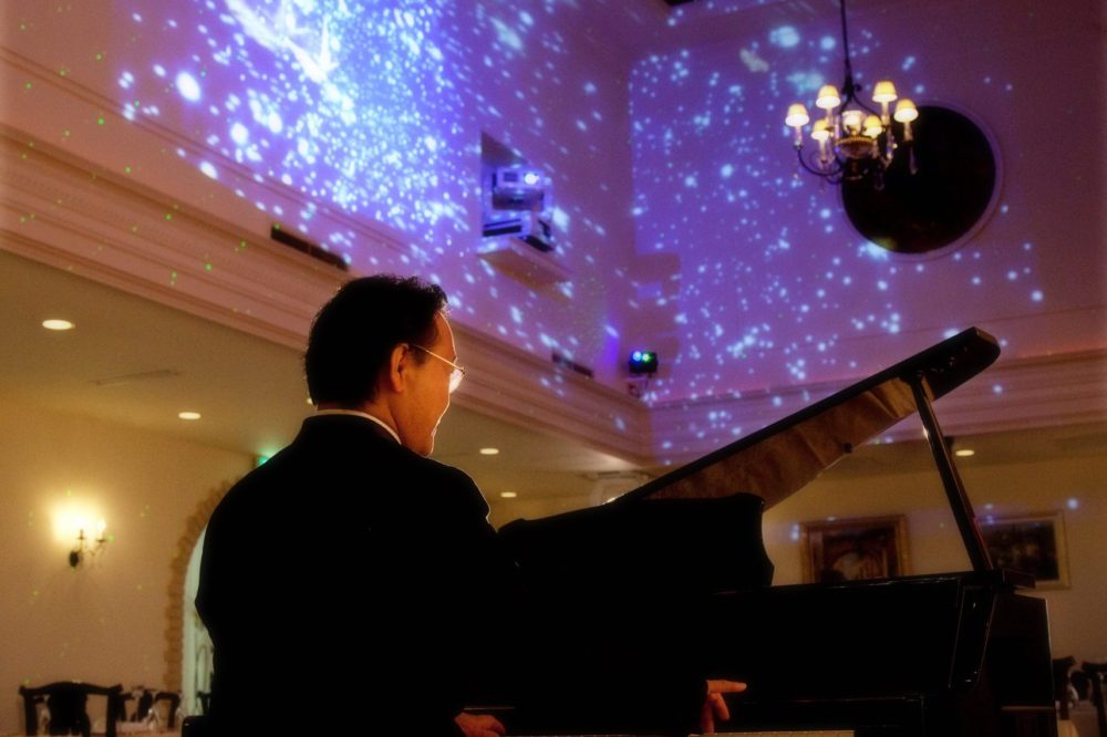 【専属ピアニスト生演奏】心地よい音楽とともに…