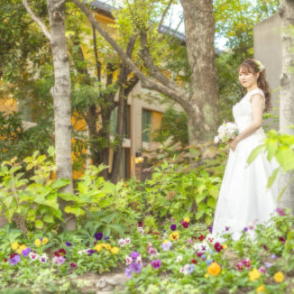 【花と緑の春爛漫】親しい方々に囲まれた少人数WEDDINGにおススメ！