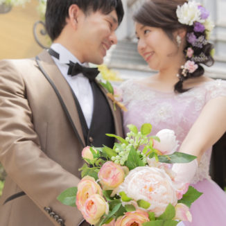 【プレ花嫁必見】カラードレスに合うブーケの法則